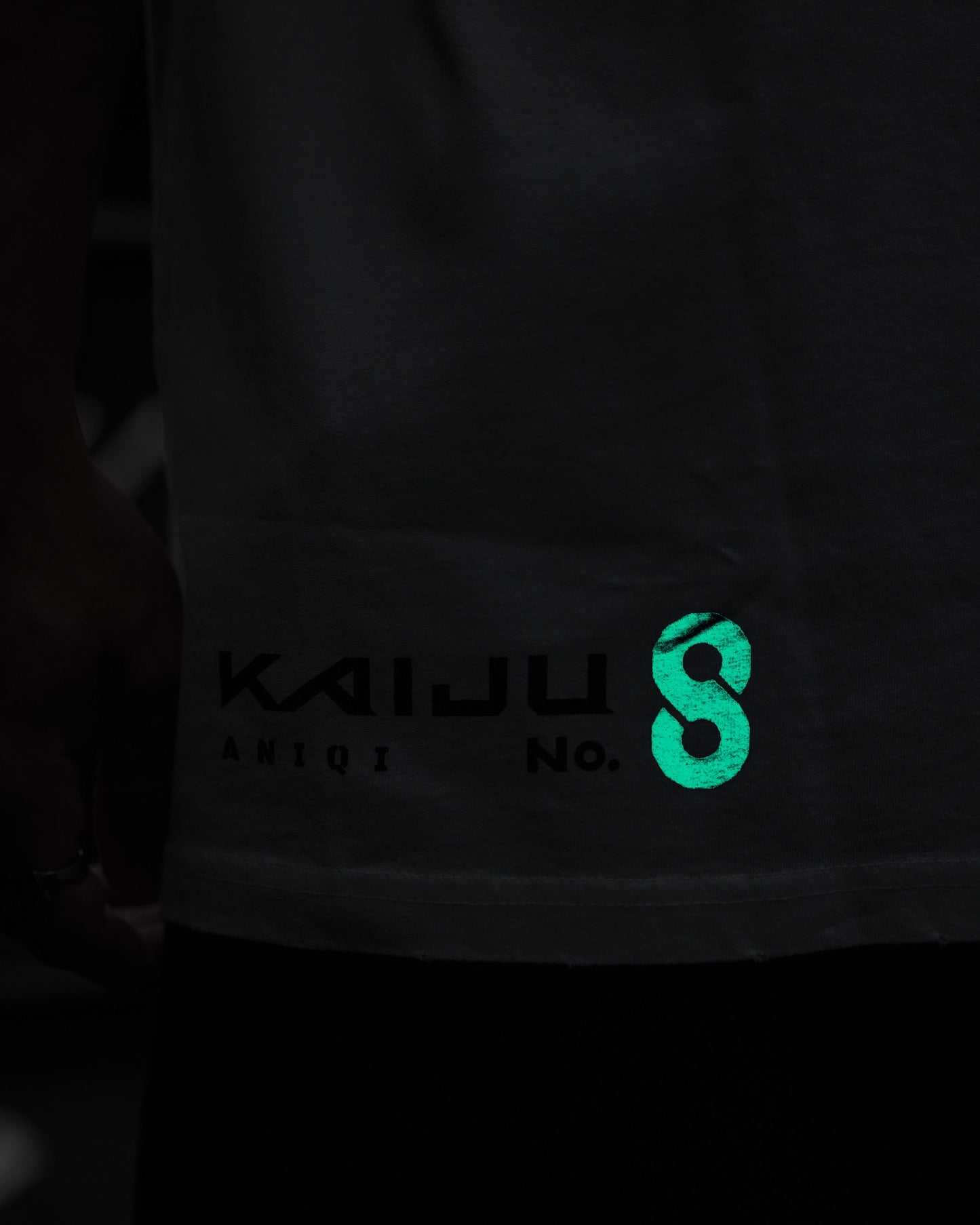 NO.8 TEE